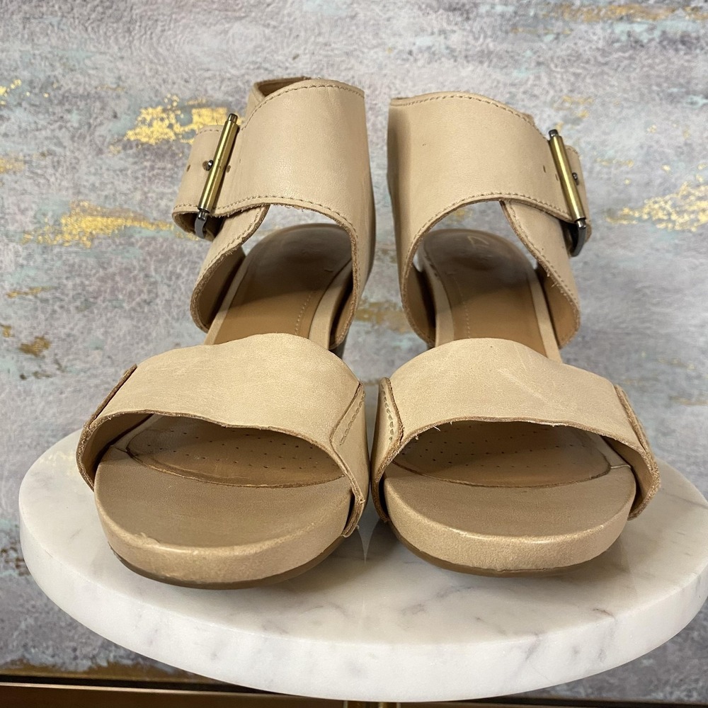 Clarks Artisan Sandals Shoes Womens Size 8 Beige Leather Strappy Block Heel - Picture 3 of 9